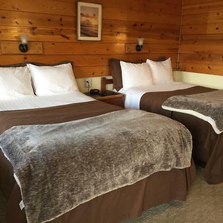 Captain'S Choice Motel Haines Bagian luar foto