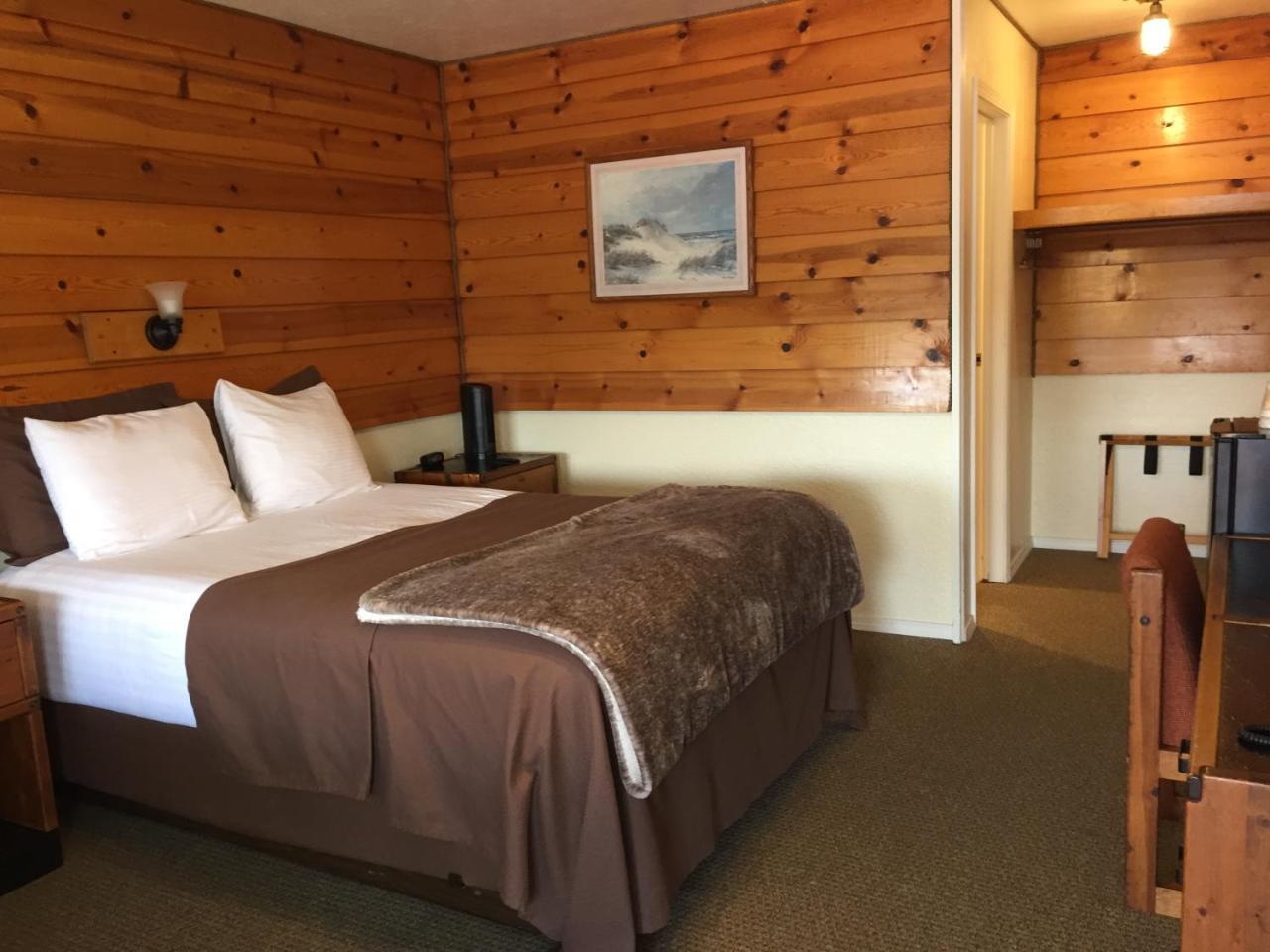 Captain'S Choice Motel Haines Bagian luar foto