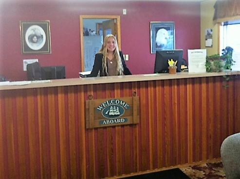 Captain'S Choice Motel Haines Bagian luar foto